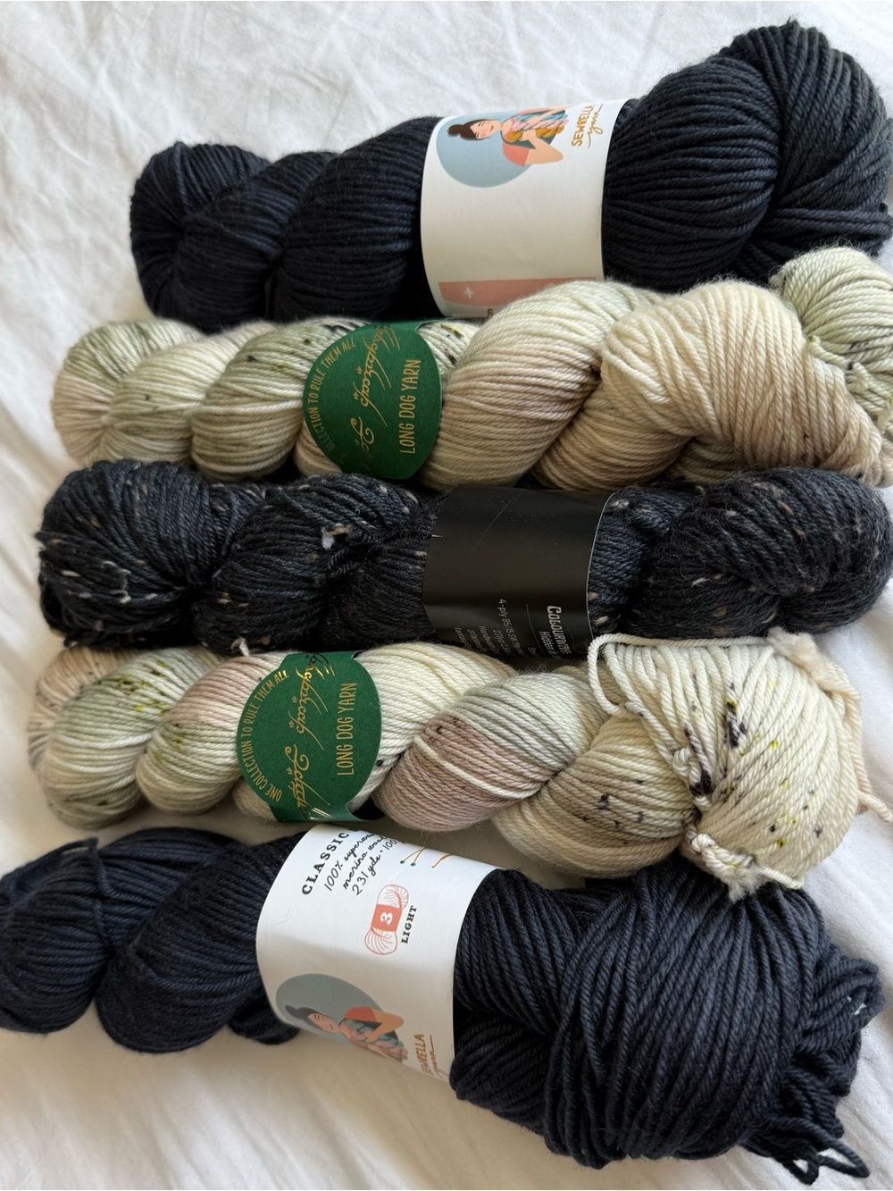 Hand-Dyed Yarn Set in  dark blue  and Cream